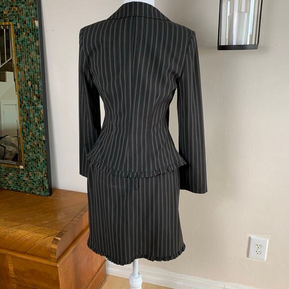 Vintage Secretary Skirt Suit Size 6 2-Piece w/ Blazer Jacket Ruffle Trim Striped - Picture 6 of 12